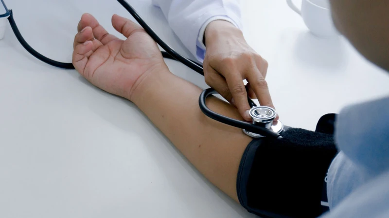 Xơ vữa động mạch làm tổn thương nội mạc mạch máu
