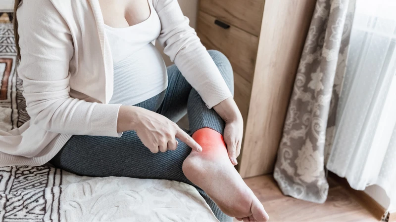 Phù chân khi mang thai xuất hiện khi nào? Tình trạng này có đáng lo 4