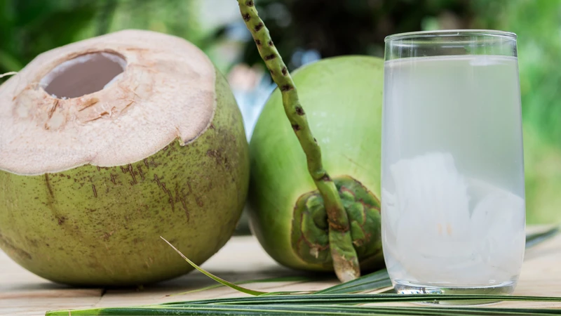 Phụ nữ bị trễ kinh nên uống nước dừa không? 4