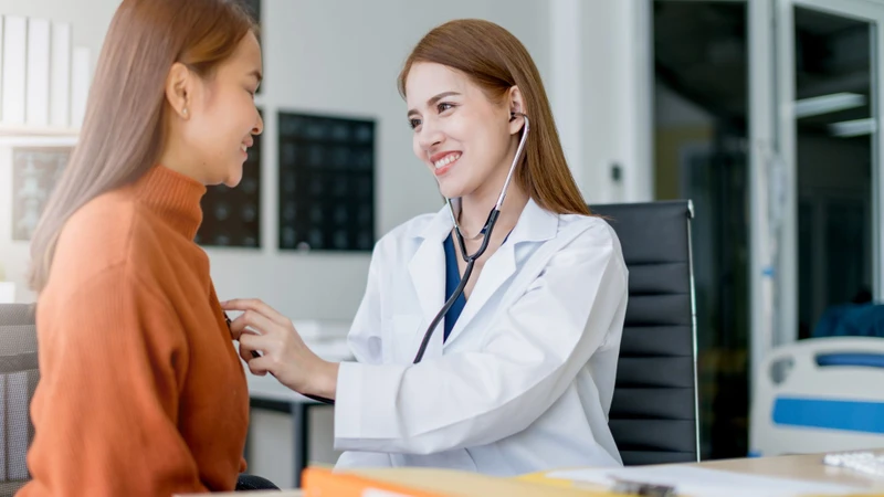 Phụ nữ cho con bú có được truyền nước không? Những điều cần biết để bảo vệ mẹ và bé 4
