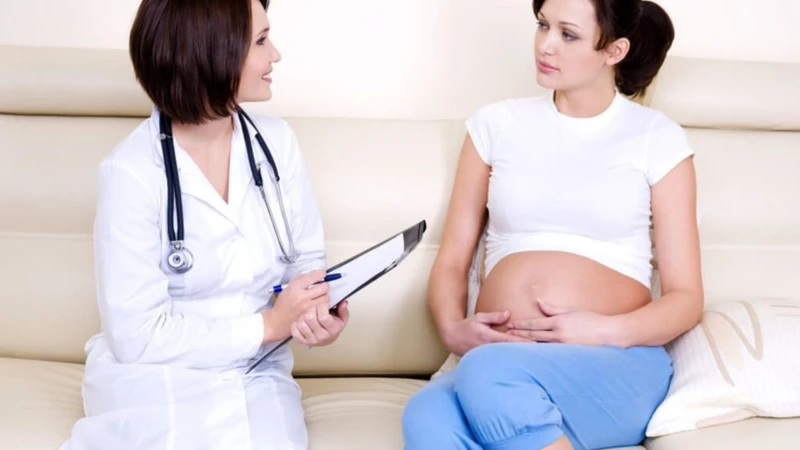 Mẹ bầu cần tham khảo ý kiến của bác sĩ về việc lựa chọn vắc xin cúm phù hợp