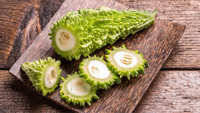 Phụ nữ sau sinh mổ ăn mướp đắng được không? 2