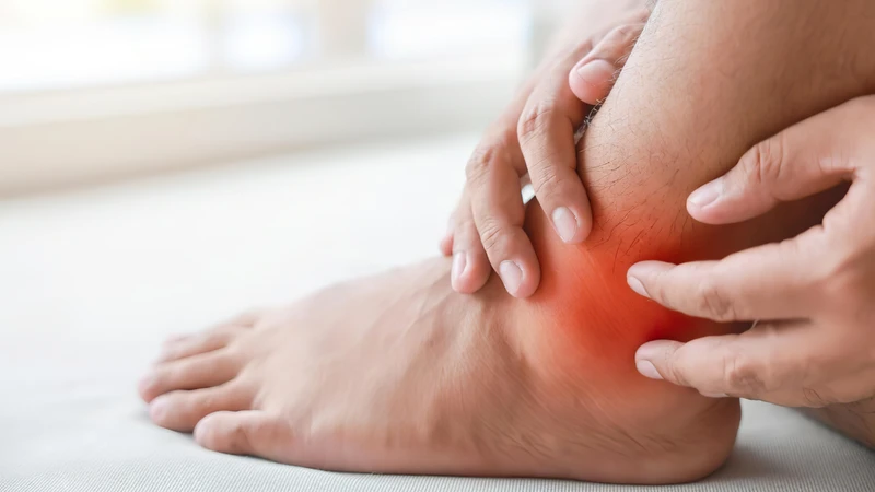 Không nên chủ quan với tình trạng sưng phù kéo dài không rõ nguyên nhân