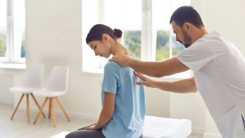 Chữa thoái hóa cột sống đúng cách giúp giảm đau và cải thiện khả năng vận động