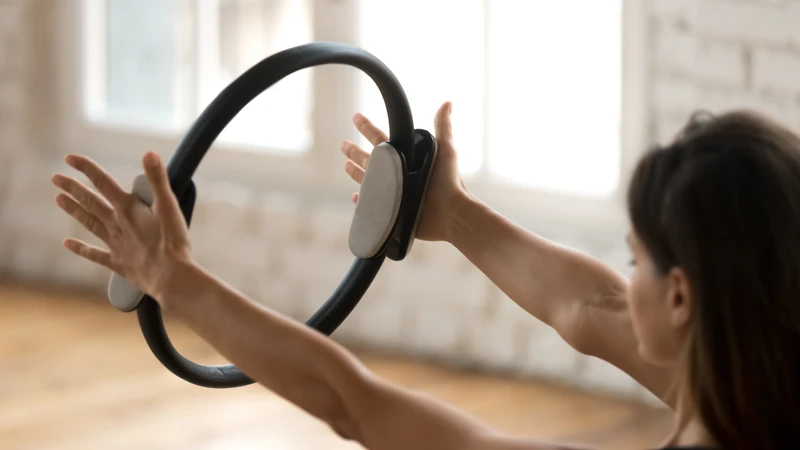 Tập Pilates đúng cách cần chú trọng hơi thở và kiểm soát chuyển động