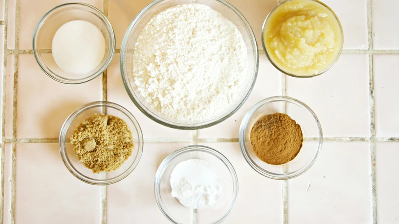Cân đo chính xác nguyên liệu trong làm bánh