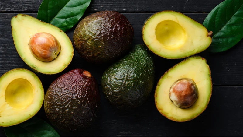 Quả bơ cung cấp vitamin và khoáng chất quan trọng cho cơ thể