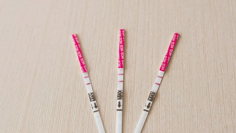 Que thử thai và que thử rụng trứng có nguyên lý khác nhau