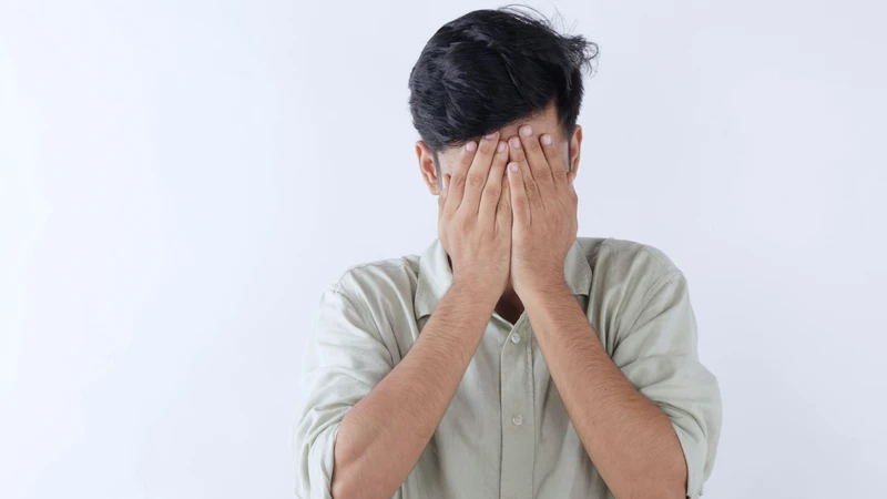 Nam giới có thể cảm thấy lo lắng khi gặp phải tình trạng quy đầu nhạy cảm
