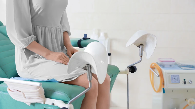 Theo dõi đặc điểm ra máu và đi khám khi tình trạng kéo dài hoặc tái diễn