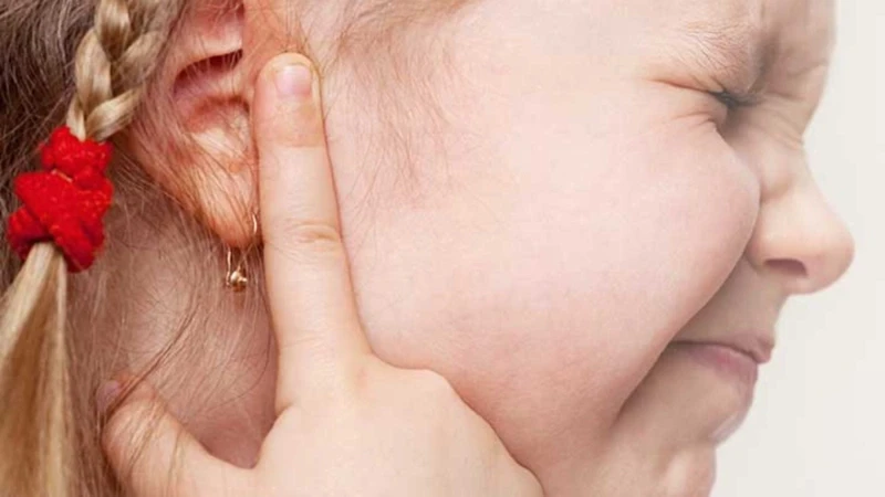 Rạch chích mủ màng nhĩ là phương pháp điều trị viêm tai giữa hiệu quả 3