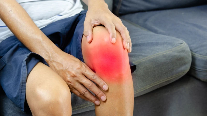 Đau âm ỉ ở mặt trong khớp gối có thể là dấu hiệu cảnh báo rách sụn chêm trong độ 2