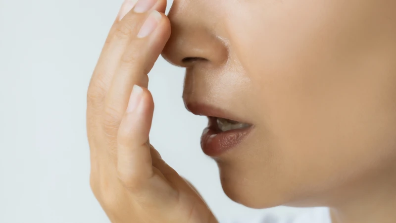 Cần đến nha sĩ nếu hôi miệng kéo dài dù đã vệ sinh răng miệng đúng cách