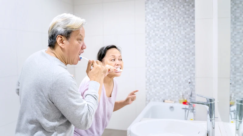 Sau khi làm răng sứ cần lưu ý duy trì chăm sóc răng sạch sẽ