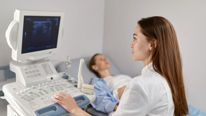 Siêu âm có thể phát hiện một số đặc điểm nghi ngờ rau bám chặt vào tử cung