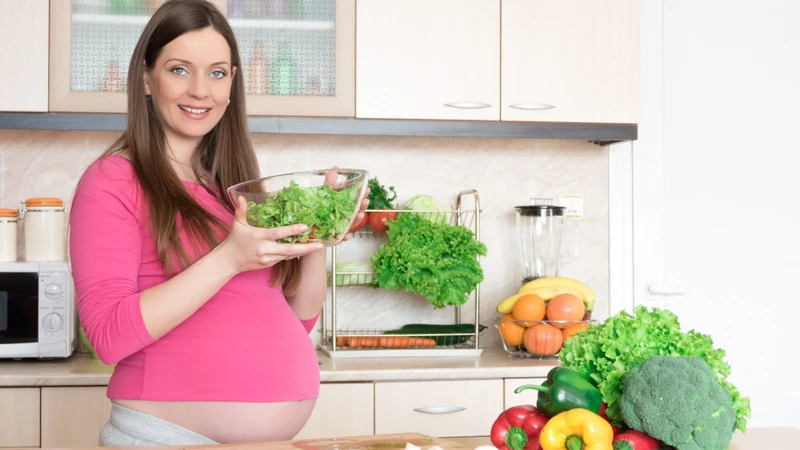 Rau dền có tác dụng gì​ với mẹ bầu? Những lưu ý khi sử dụng rau dền trong thai kỳ 3