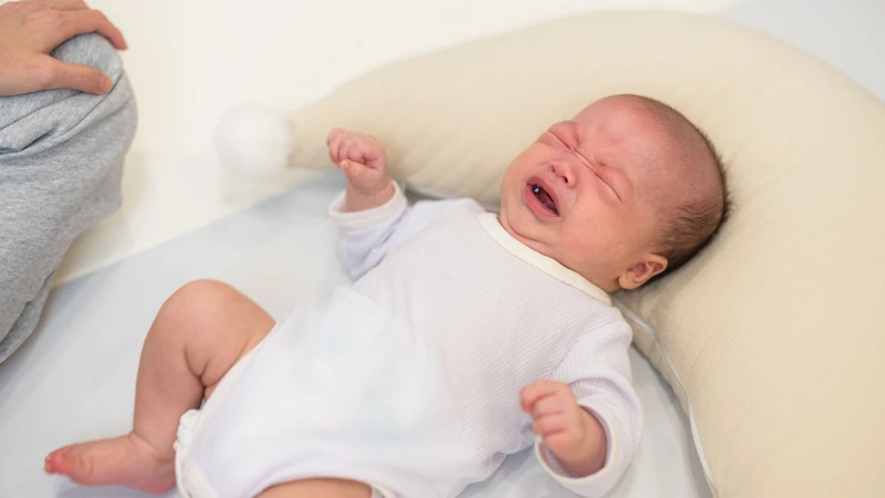 Trẻ sơ sinh có mô hình giấc ngủ chưa hoàn thiện nên dễ bị rối loạn giấc ngủ