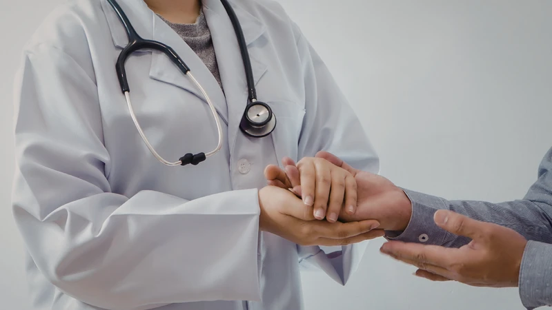 Nếu người bệnh khó kiểm soát cảm xúc hoặc cảm thấy kiệt sức, việc can thiệp chuyên môn sẽ giúp giảm nguy cơ tiến triển thành rối loạn kéo dài