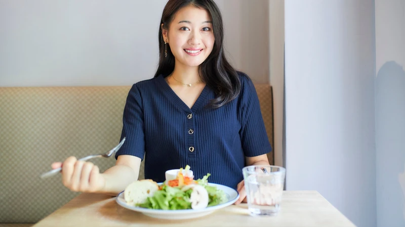 Ăn uống đầy đủ dưỡng chất giúp hỗ trợ sức khỏe