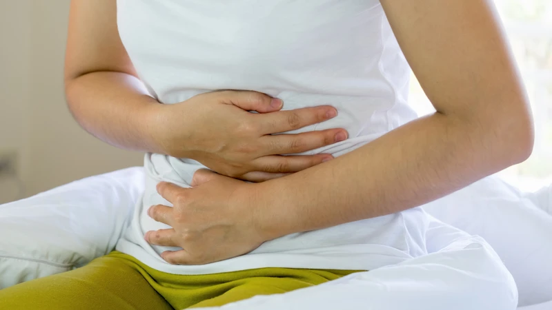Đau bụng dữ dội khi rong kinh có thể là dấu hiệu bất thường
