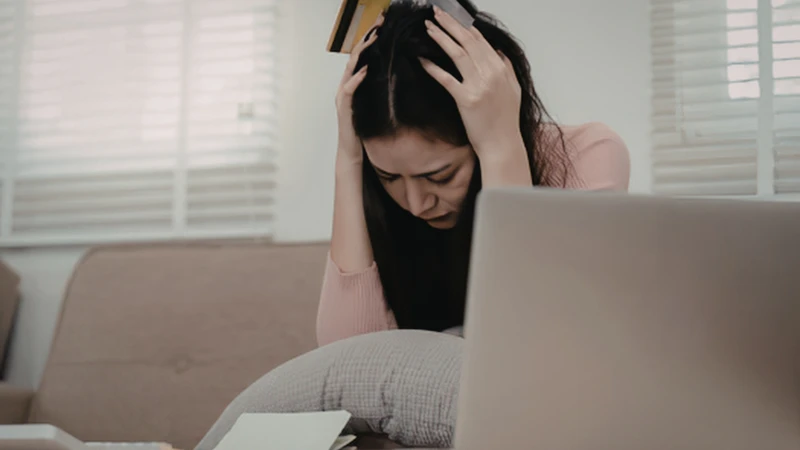 Căng thẳng, lo âu kéo dài có thể làm triệu chứng run trở nên rõ rệt hơn