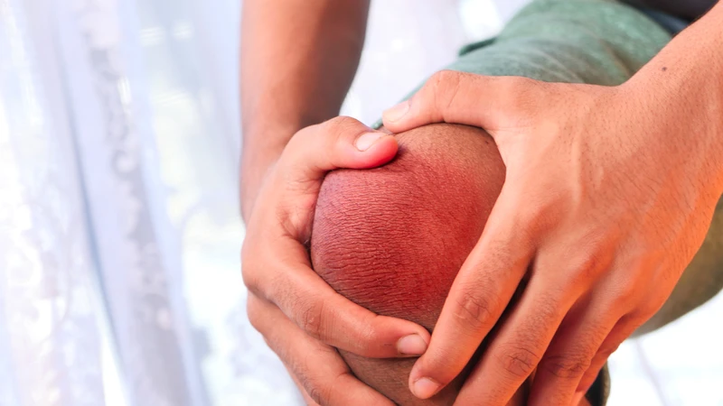 Khối hoặc vùng sưng tăng kích thước cần được thăm khám để xác định nguyên nhân