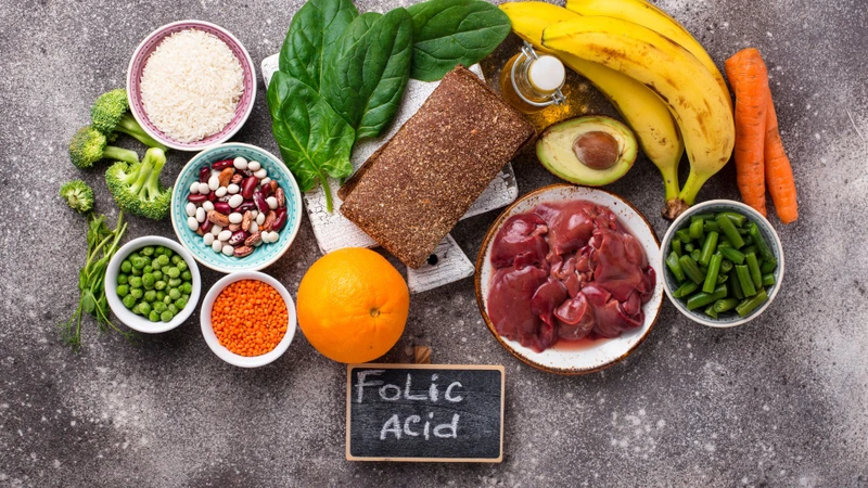 Bạn nên bổ sung nguồn thực phẩm giàu acid folic vào chế độ ăn