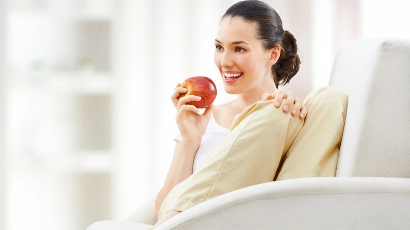 Sau sinh ăn táo được không? Lợi ích, lưu ý và những điều mẹ cần biết 3