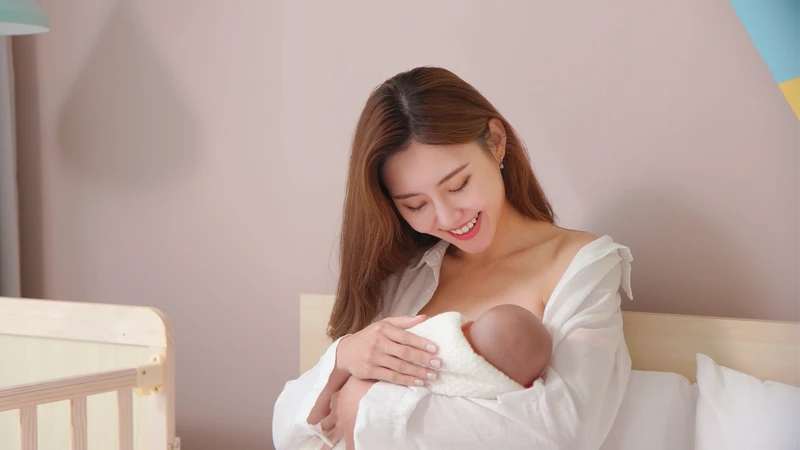 Sau sinh bao lâu thì uống thuốc tẩy giun? Thời điểm tẩy giun sau sinh phụ thuộc vào sức khỏe của mẹ và việc cho con bú