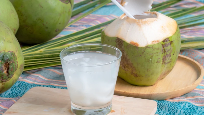 Sau sinh mổ uống nước dừa được không? Lợi ích của nước dừa đối với mẹ sau sinh mổ 1