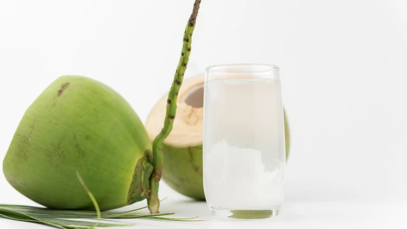 Sau sinh uống nước dừa được không? Uống thế nào cho đúng? 3