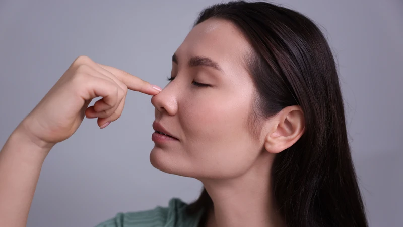 Phần chân của vách ngăn dày lên, gây hẹp đường thở