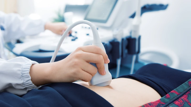 Kỹ thuật siêu âm sử dụng sóng âm an toàn để tạo hình ảnh các cơ quan nội tạng