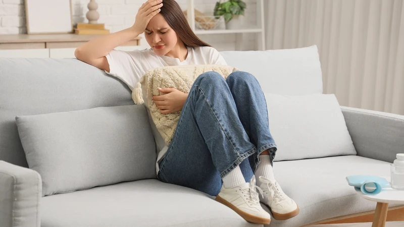Nếu mắc lạc nội mạc tử cung, đau bụng kinh dữ dội hoặc đau vùng chậu mãn tính, nên kiểm tra vòi trứng