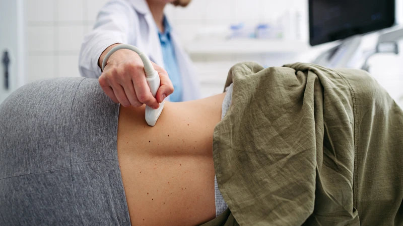 Siêu âm sỏi thận để phát hiện sỏi và đánh giá tình trạng của hệ tiết niệu