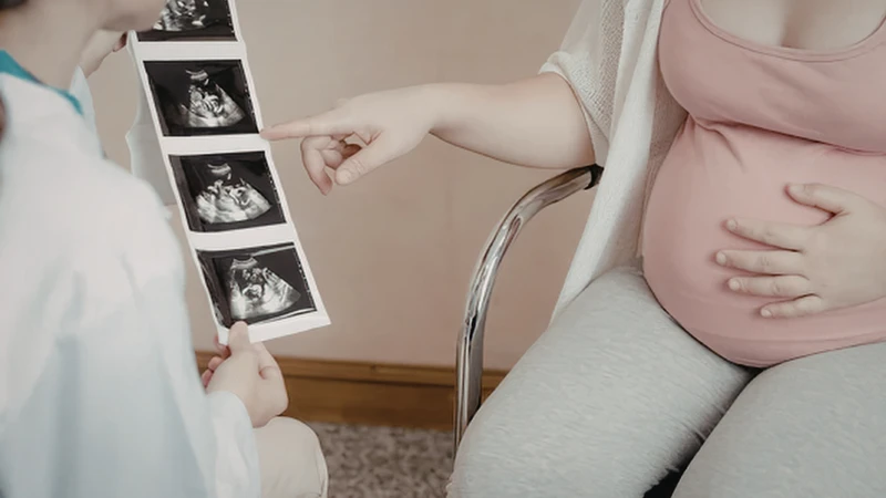 Mẹ bầu nên trao đổi kỹ với bác sĩ về kết quả siêu âm