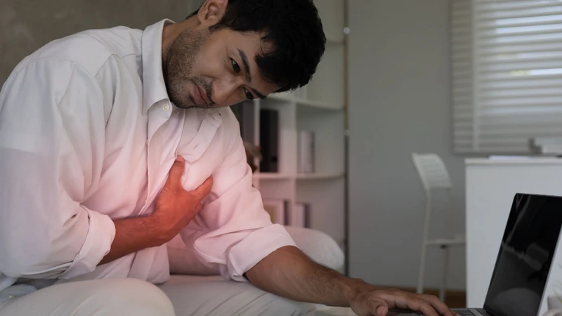 Người bị đau ngực nên thực hiện siêu âm tim để tránh biến chứng nặng hơn