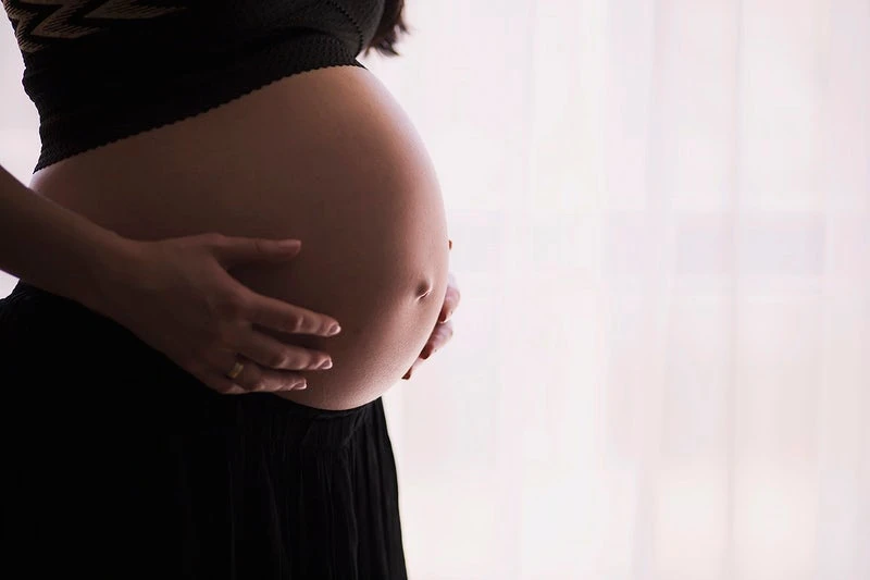 Sinh mổ 1 năm có bầu lại được không? Những rủi ro có thể gặp phải khi mang thai lại quá sớm 1