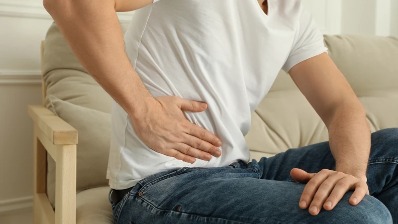 Thường xuyên đau hạ sườn phải sau ăn kèm triệu chứng sốt là dấu hiệu cảnh báo viêm túi mật