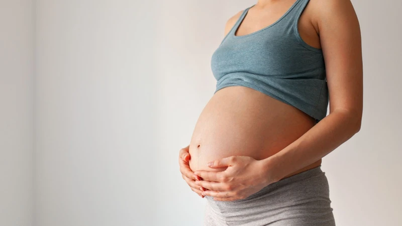 Trên thực tế, hình dáng bụng còn phụ thuộc vào vóc dáng mẹ, cơ thành bụng, vị trí của thai nhi và số lần mang thai