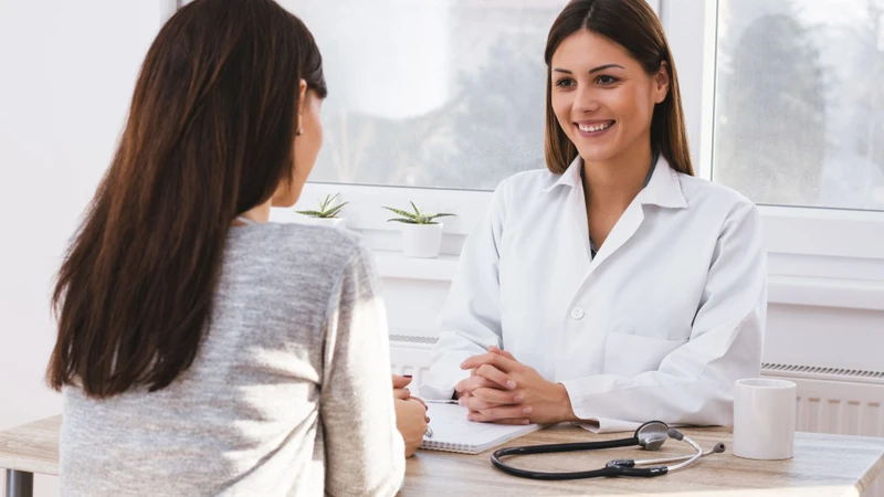 Tham khảo ý kiến của bác sĩ để chuẩn bị tốt cho sự phát triển của thai nhi tuần 1