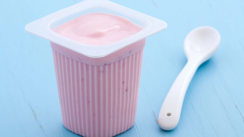 Sữa chua để ngoài được bao lâu là câu hỏi được nhiều người quan tâm khi sử dụng sữa chua hàng ngày