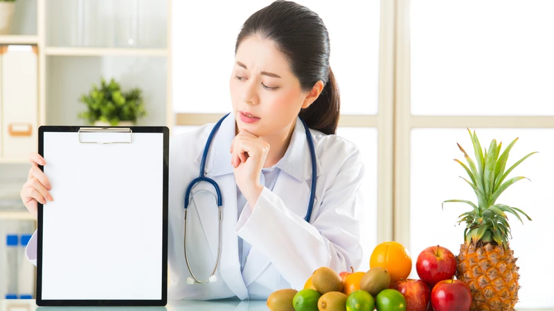 Người bị không dung nạp lactose hoặc dị ứng với protein sữa bò cần tham khảo ý kiến bác sĩ trước khi sử dụng