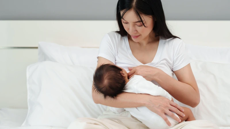 Trẻ nghi dị ứng đạm sữa bò cần được đánh giá trước khi đổi sữa