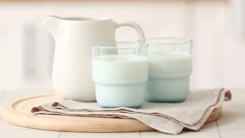 Sữa tươi thanh trùng là loại sữa được chế biến 100% từ sữa bò và qua quá trình xử lý nhiệt thấp để đảm bảo hương vị tự nhiên của sữa