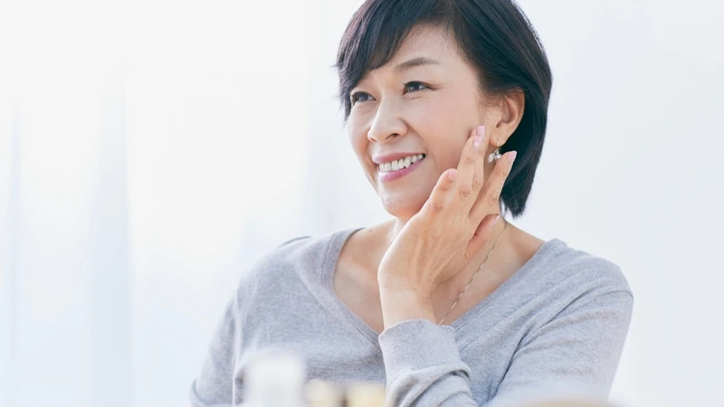Phụ nữ tiền mãn kinh và có làn da lão hóa sớm nên bổ sung lựu thường xuyên trong thực đơn