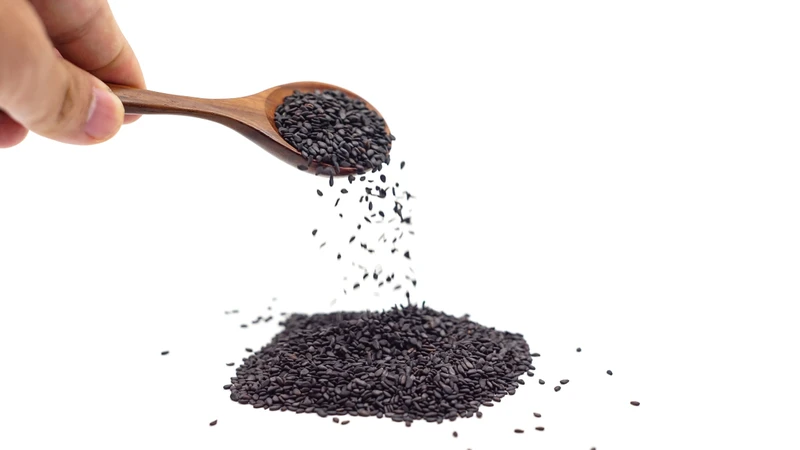 Người có hệ tiêu hóa nhạy cảm nên thận trọng khi dùng mè đen
