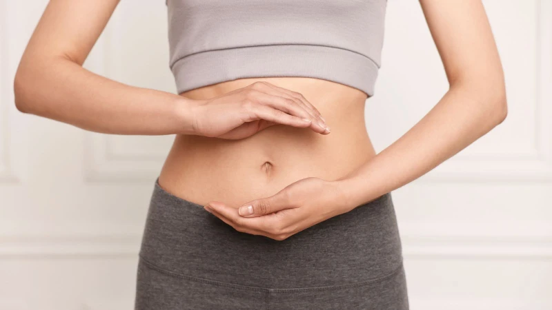 Một trong những tác hại của trà kombucha phổ biến nhất là gây khó chịu đường ruột