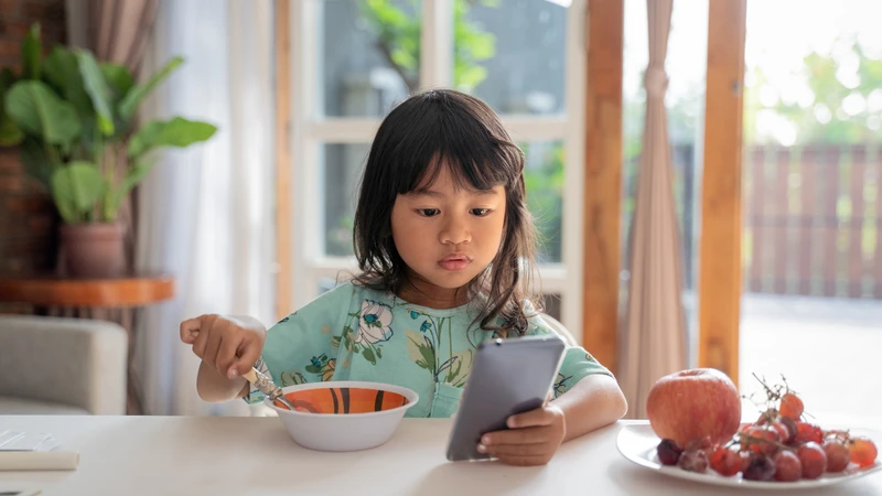 Tác hại của việc sử dụng điện thoại quá nhiều có thể liên quan đến trầm cảm và lo âu
