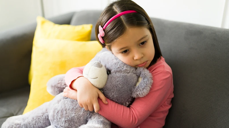 Trẻ em tiếp xúc với điện thoại quá nhiều có thể ảnh hưởng đến nhận thức và hành vi của trẻ